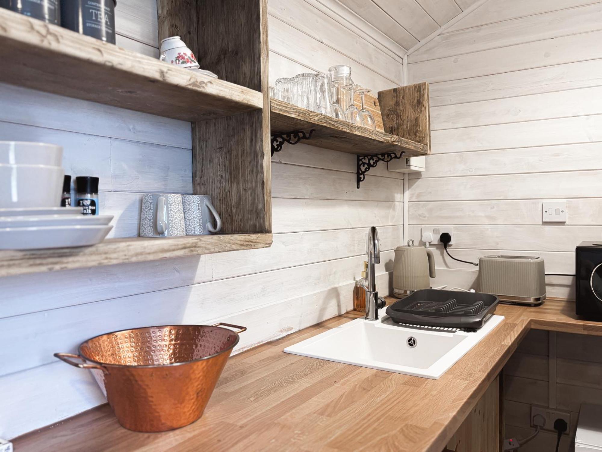 'Swan' Lakeview Lodge Bishampton Экстерьер фото